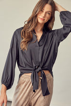 Load image into Gallery viewer, FRONT TIE SHIRT
