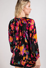 Load image into Gallery viewer, V-neck tie front blouse top

