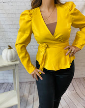 Load image into Gallery viewer, LONG SLEEVE WRAP TOP
